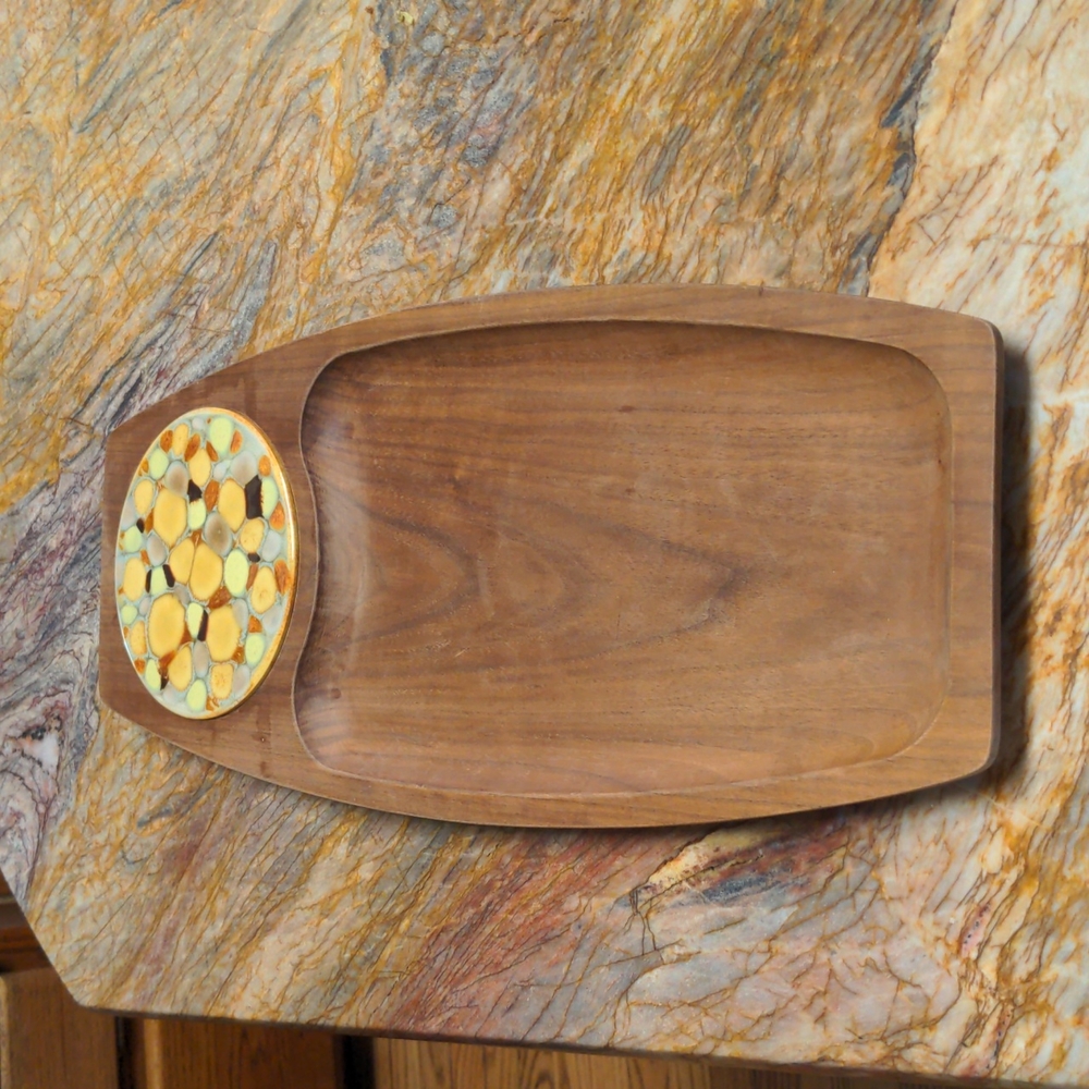 Serving tray or cheese board